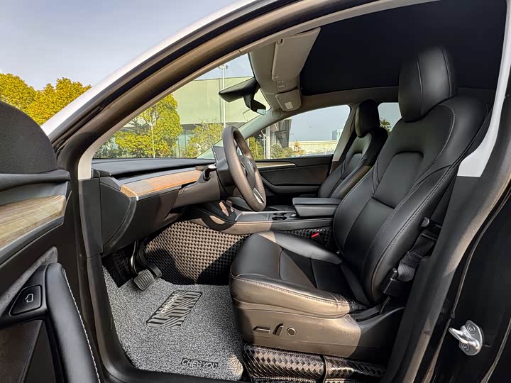 Фото 9 - Tesla Model Y