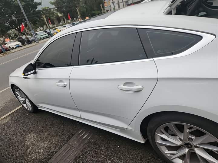 Фото 5 - Audi A5