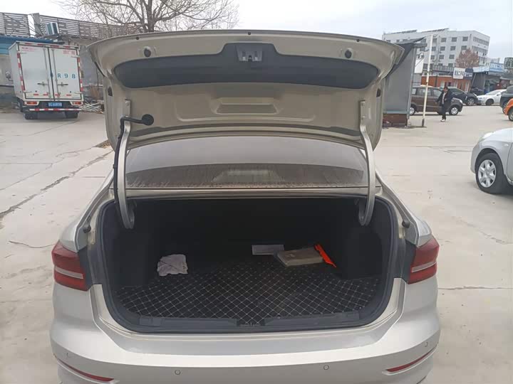 Фото 9 - Volkswagen Lavida