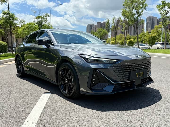 Фото 3 - Changan UNI-V