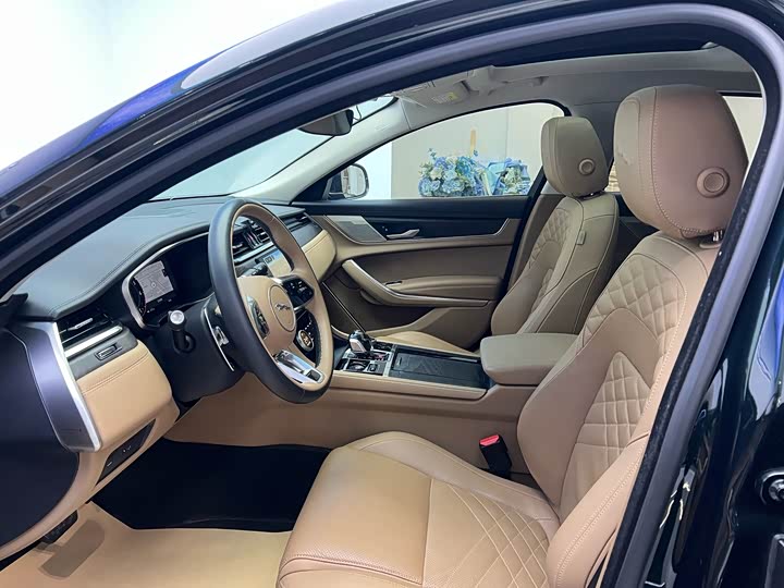 Фото 3 - Jaguar XF L