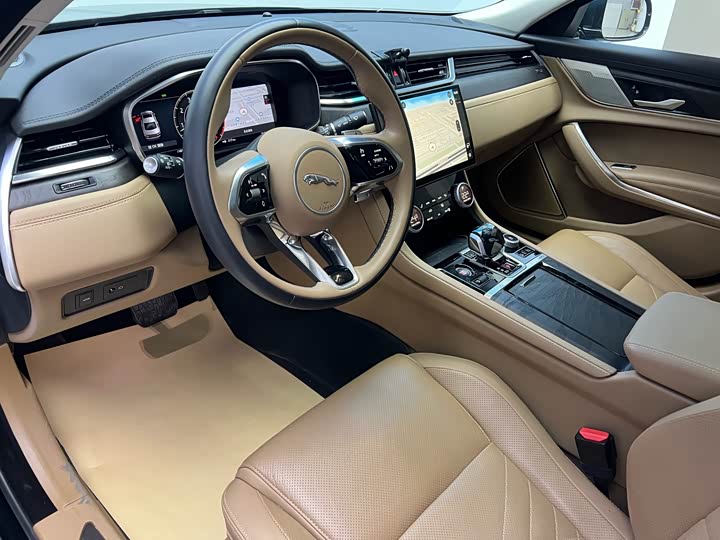 Фото 4 - Jaguar XF L