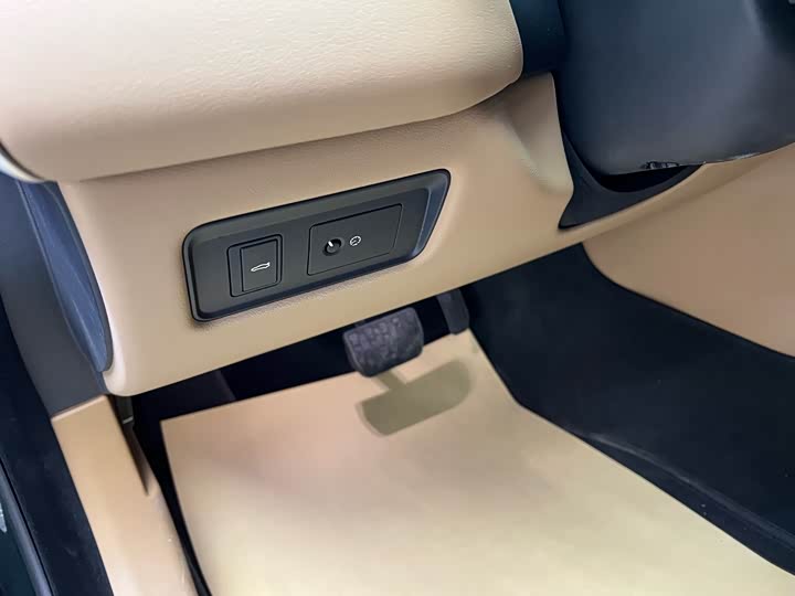 Фото 5 - Jaguar XF L