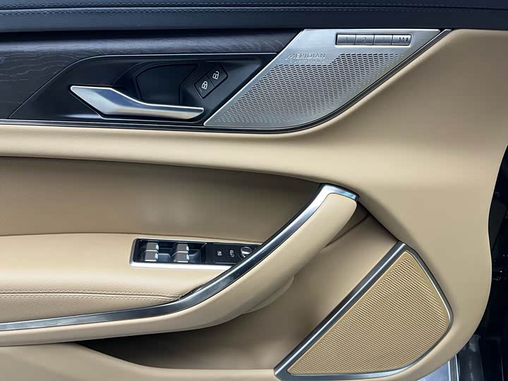 Фото 6 - Jaguar XF L