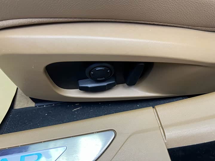 Фото 7 - Jaguar XF L