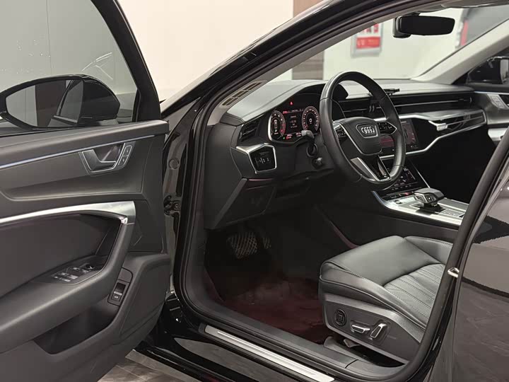 Фото 9 - Audi A6L