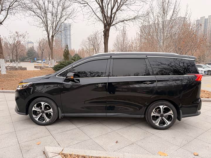 Фото 3 - Maxus G50