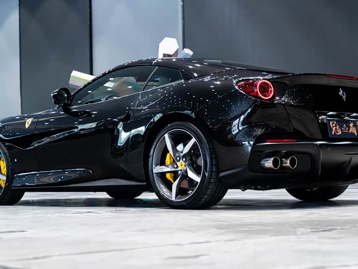 Фото 9 - Ferrari Portofino