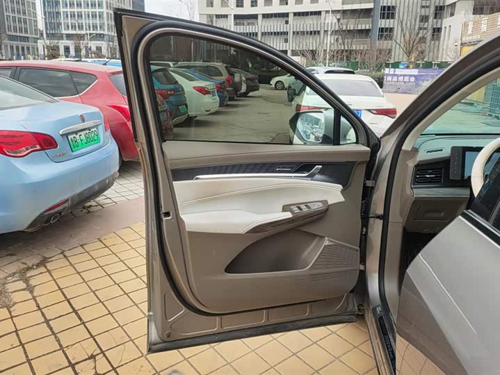 Фото 7 - Roewe RX9