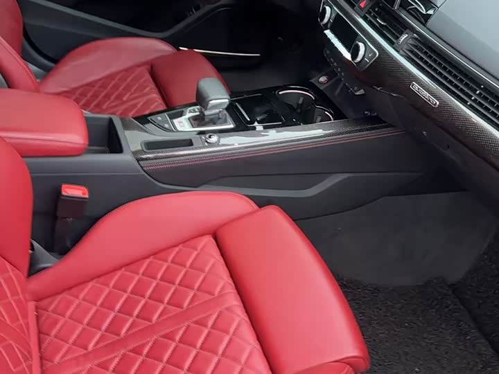 Фото 4 - Audi S4