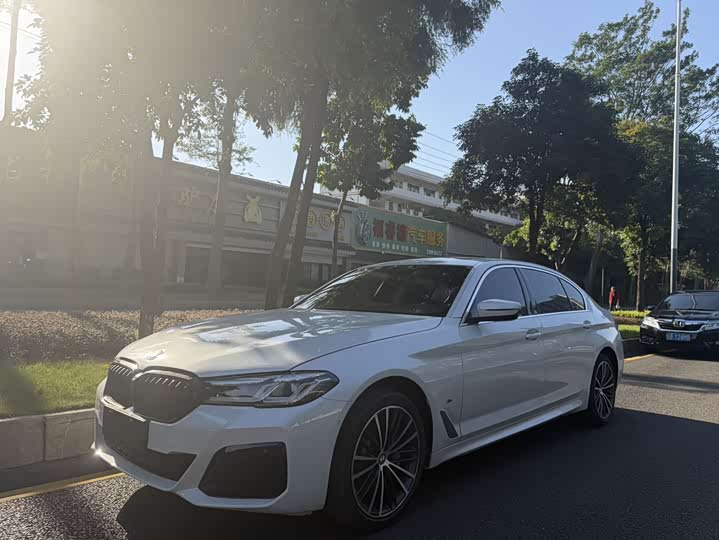 Фото 2 - BMW 5 Series