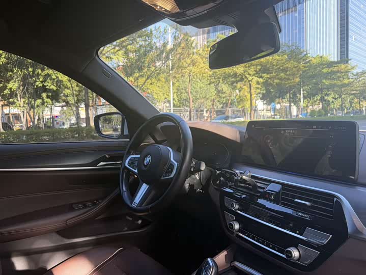 Фото 3 - BMW 5 Series