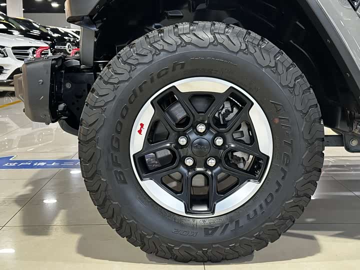 Фото 6 - Jeep Wrangler