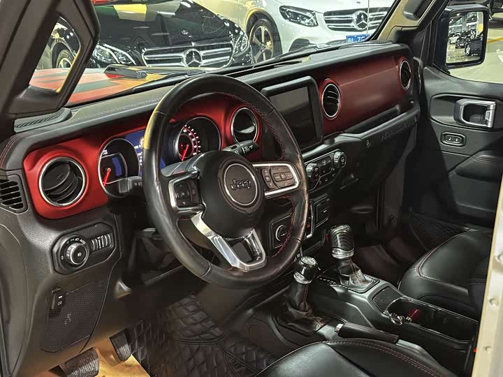 Фото 9 - Jeep Wrangler