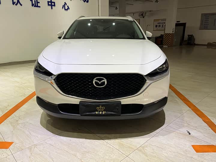 Фото 2 - Mazda CX-30