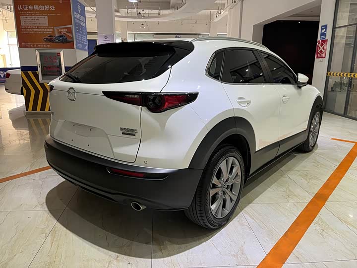 Фото 4 - Mazda CX-30