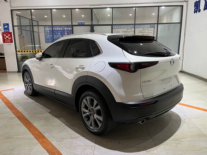 Фото 6 - Mazda CX-30