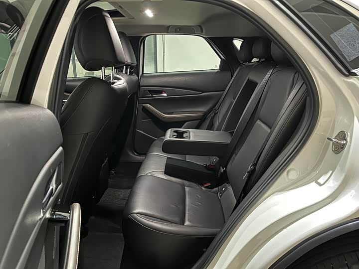 Фото 9 - Mazda CX-30