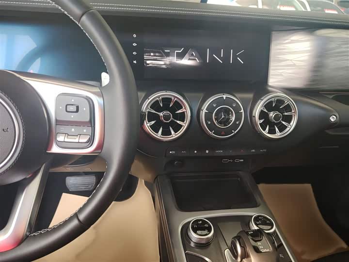 Фото 2 - Tank 300