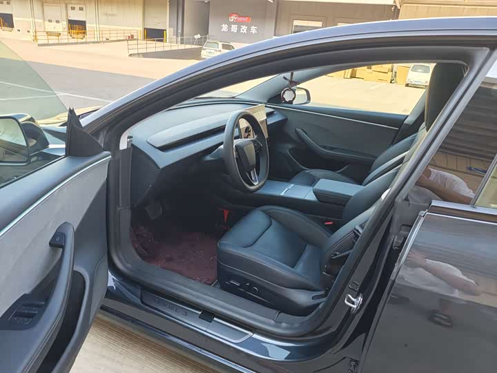 Фото 7 - Tesla Model 3