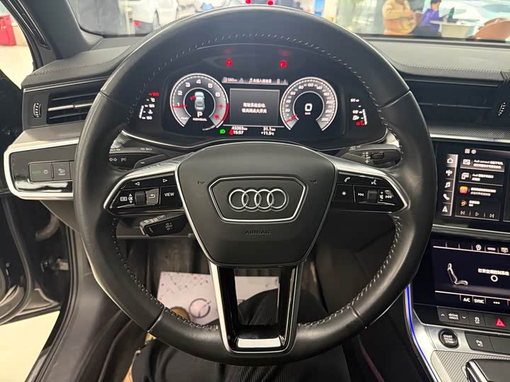 Фото 6 - Audi A6L