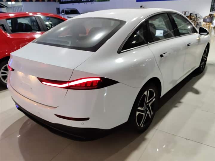 Фото 7 - Roewe D7