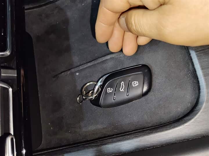 Фото 9 - Roewe D7