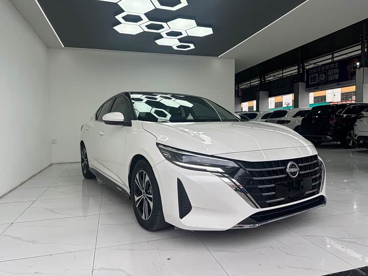 Фото 3 - Nissan Sylphy