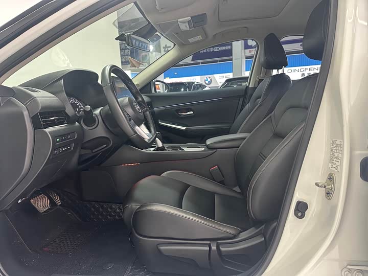 Фото 4 - Nissan Sylphy