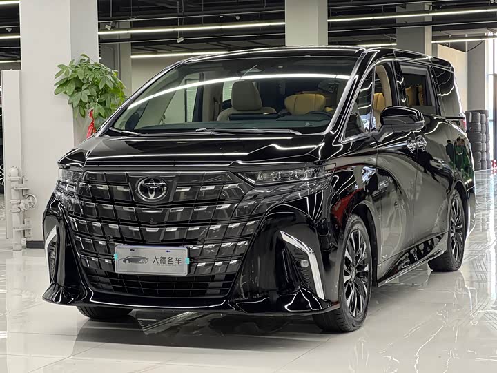 Фото 1 - Toyota Alphard