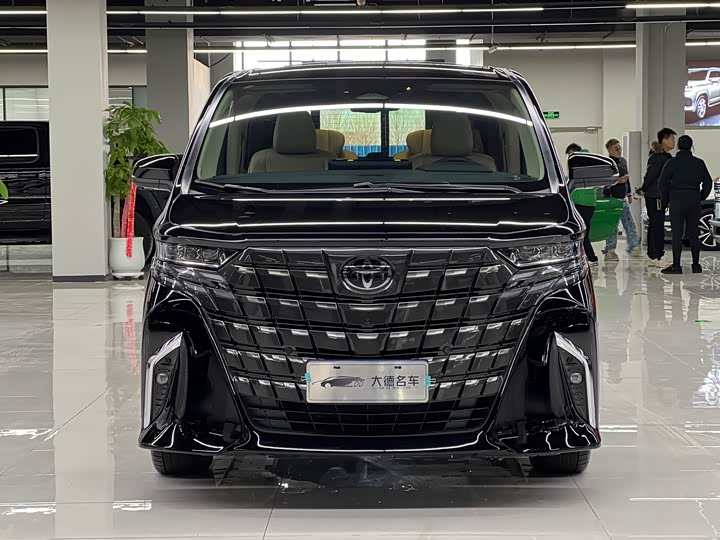 Фото 2 - Toyota Alphard