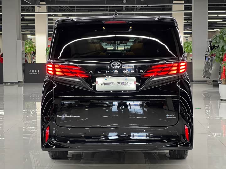 Фото 5 - Toyota Alphard