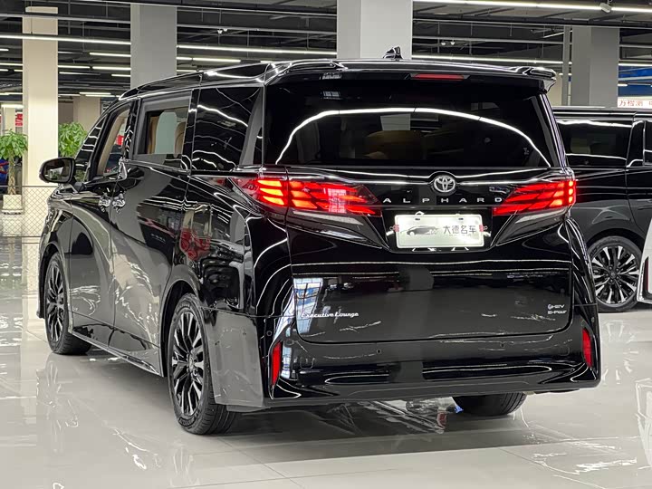 Фото 6 - Toyota Alphard
