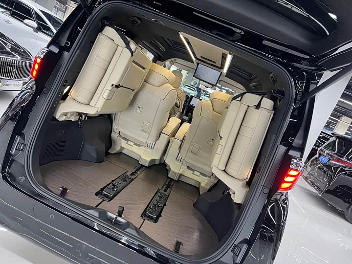 Фото 8 - Toyota Alphard