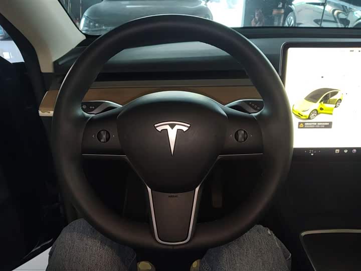 Фото 3 - Tesla Model Y