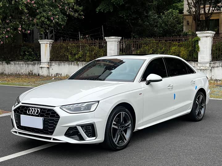 Фото 1 - Audi A4L