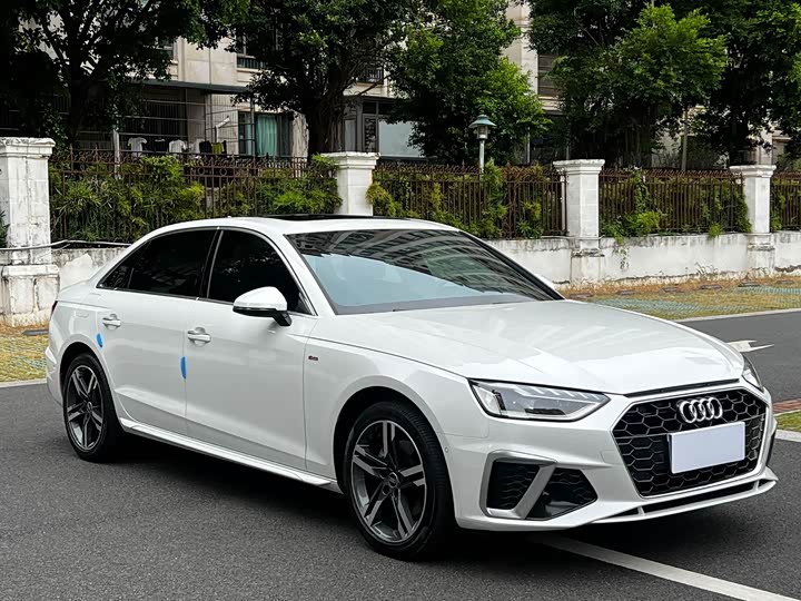 Фото 3 - Audi A4L