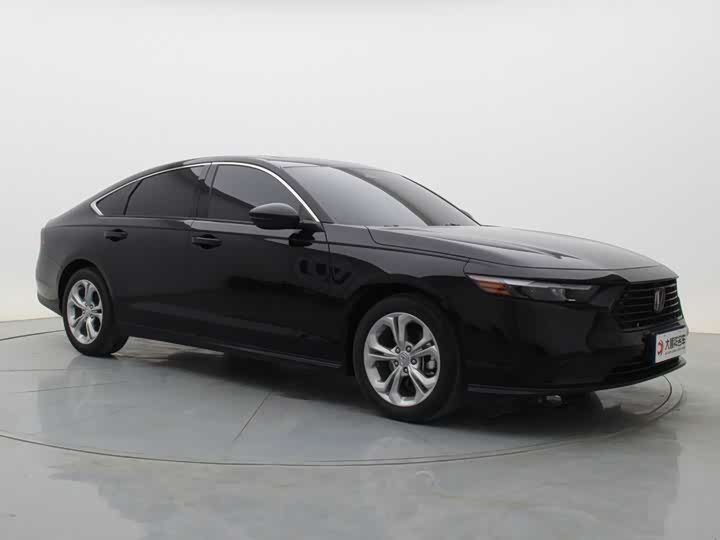 Фото 3 - Honda Accord