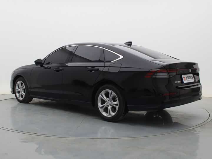 Фото 4 - Honda Accord