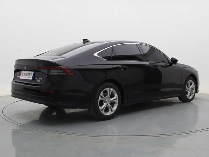 Фото 5 - Honda Accord