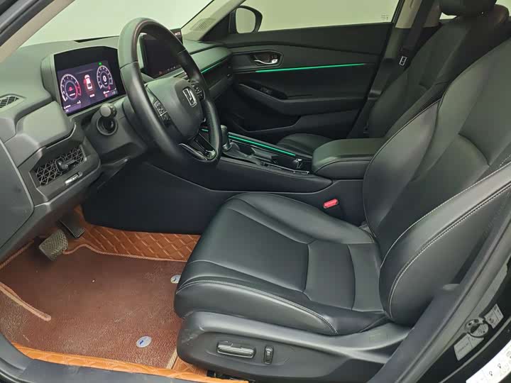 Фото 6 - Honda Accord