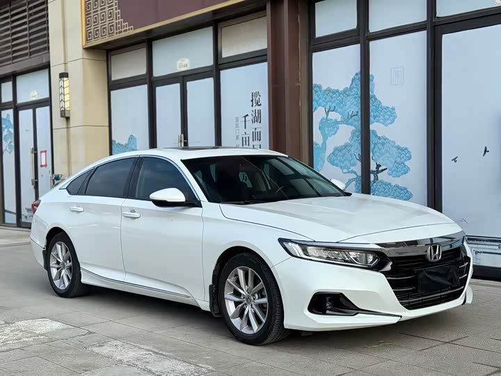 Фото 2 - Honda Accord