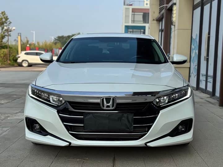Фото 3 - Honda Accord