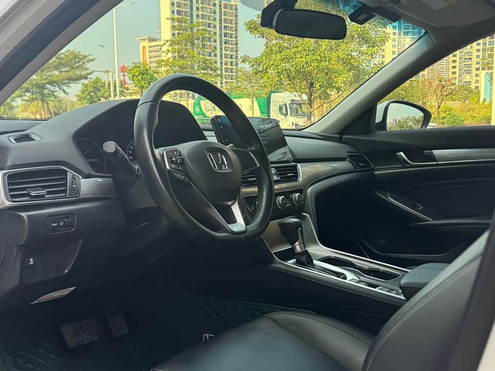 Фото 5 - Honda Accord