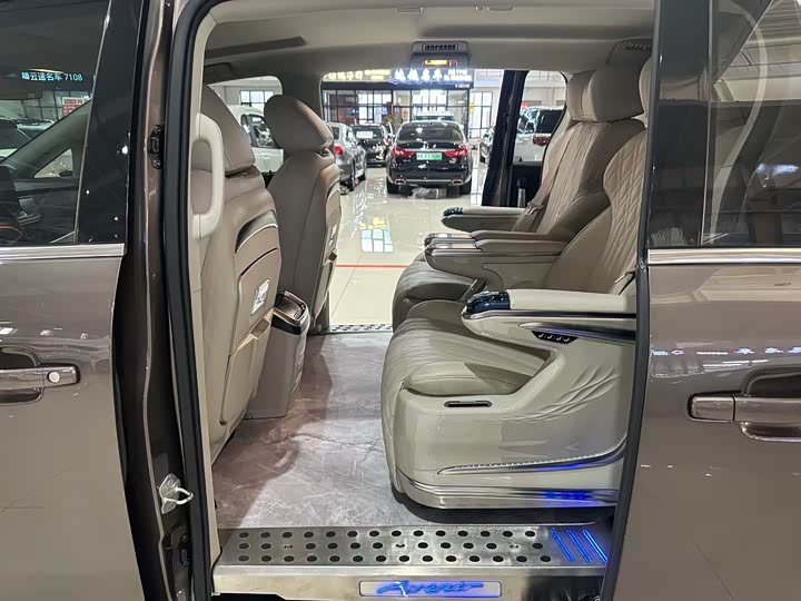 Фото 9 - Buick GL8 ES