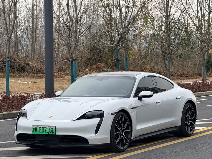 Фото 1 - Porsche Taycan