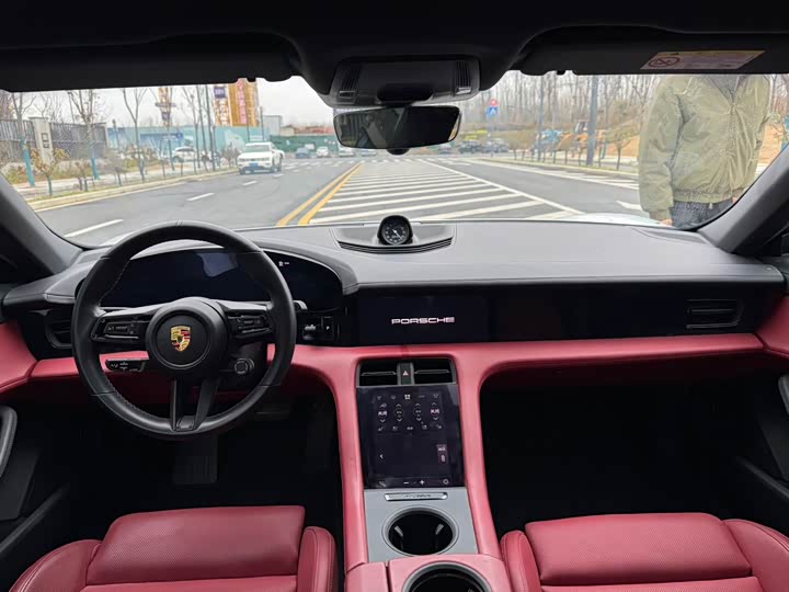 Фото 5 - Porsche Taycan