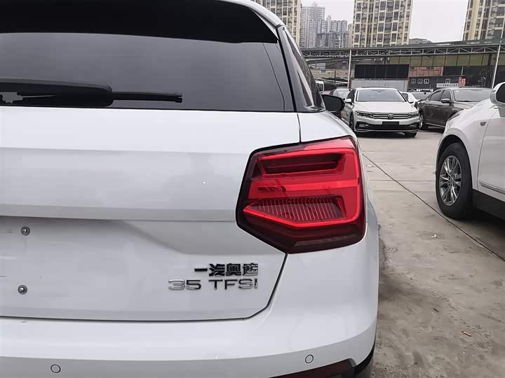 Фото 8 - Audi Q2L