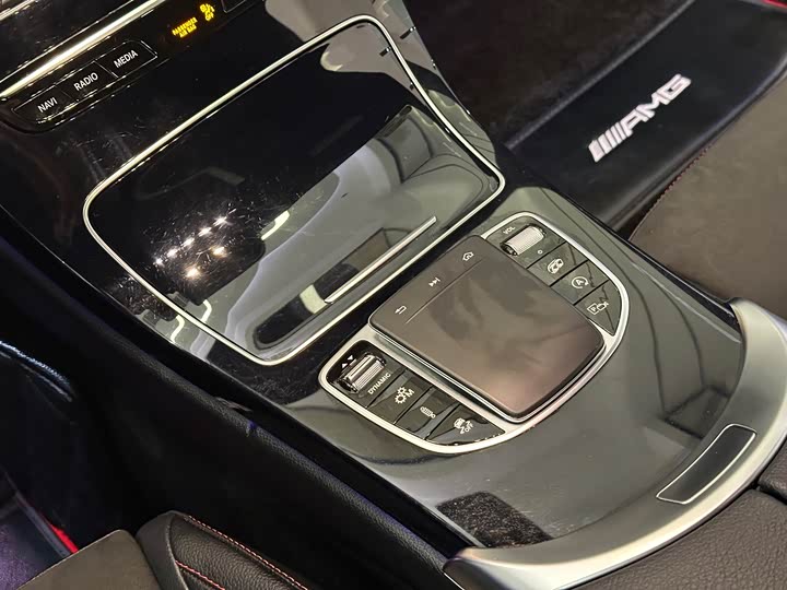 Фото 9 - Mercedes-Benz C-Class AMG