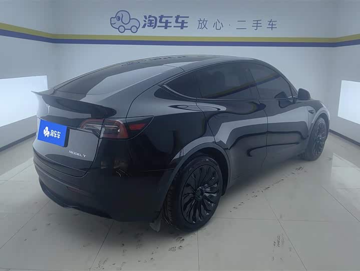 Фото 3 - Tesla Model Y